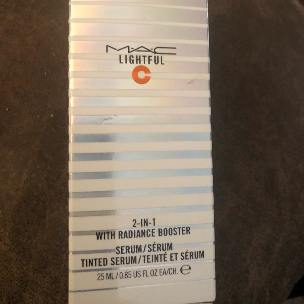 MAC 2 in 1 Radiance booster and serum
